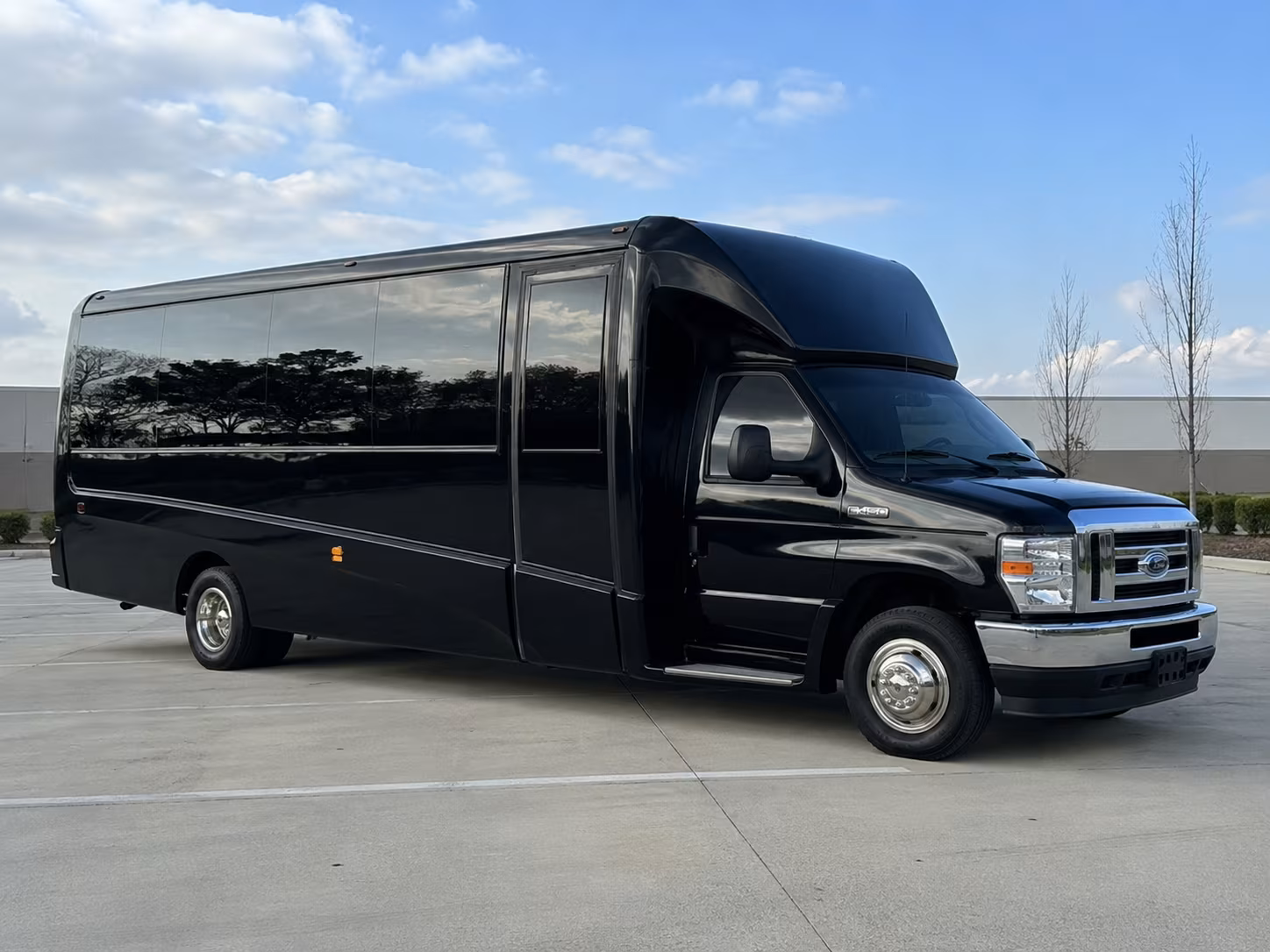 new orleans hospital and campus shuttle bus rentals